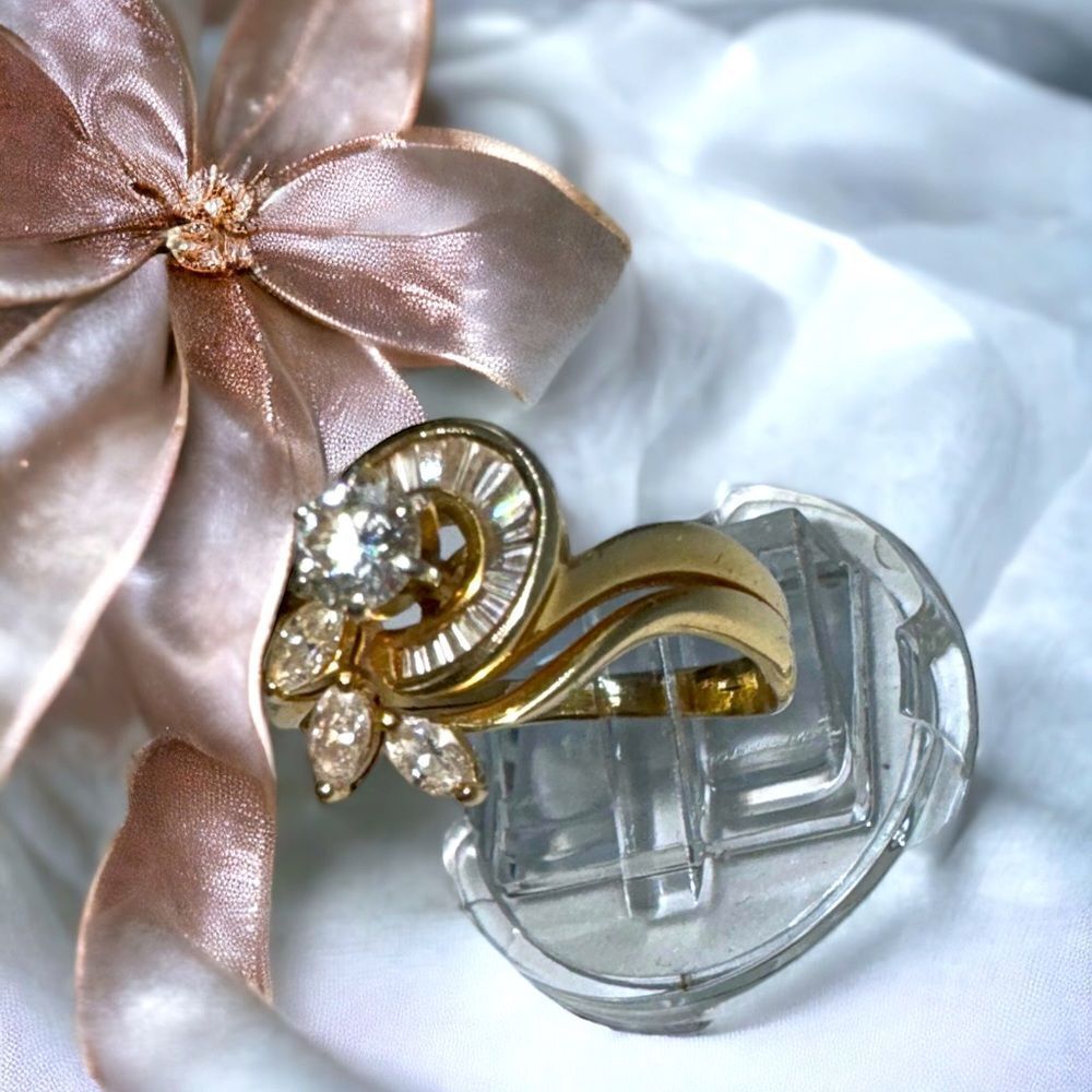 Diamond Baguette Swirl l 14Kt Gold Wedding Ring Set l Size 9 - Picture 6 of 6